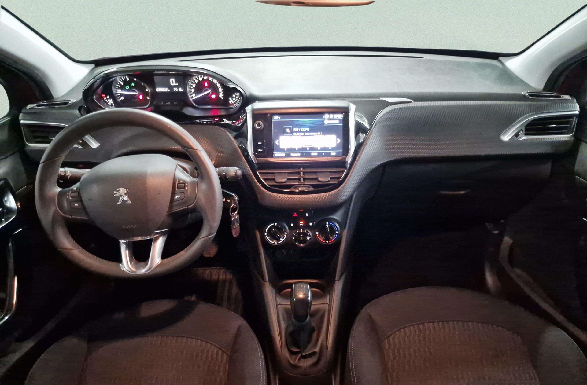 Peugeot 208 PureTech Signature - foto 6