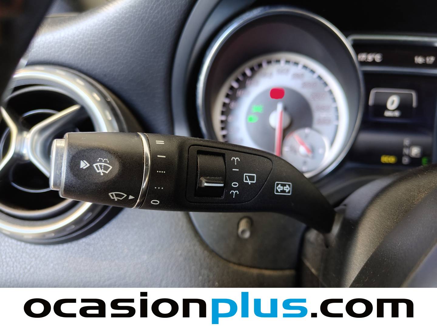 Mercedes GLA Mercedes GLA GLA 220 CDI Urban 4Matic Pack AMG  (170 CV) seminuevo