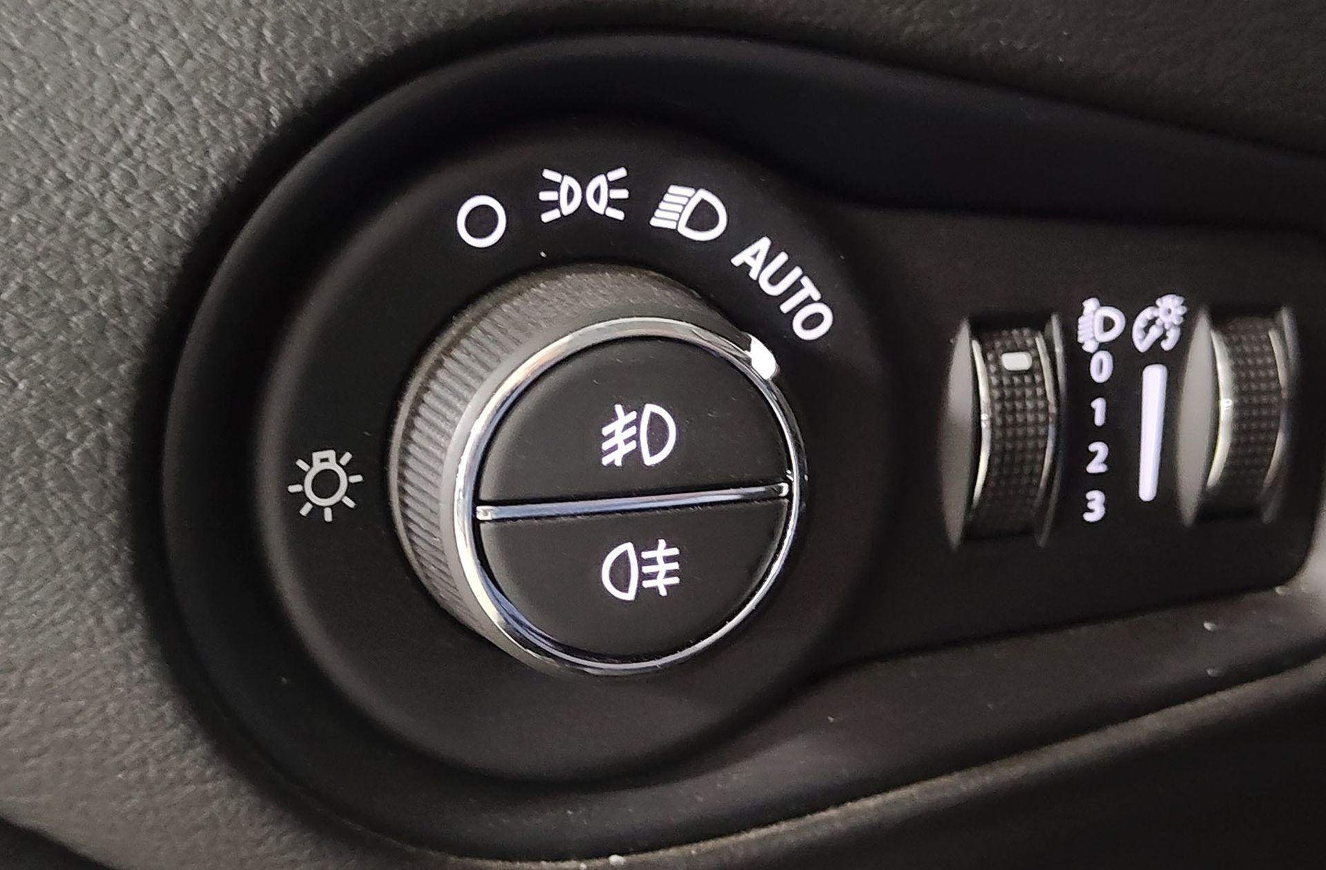 Jeep Renegade eHybrid 1.5 Altitude DCT - foto 22