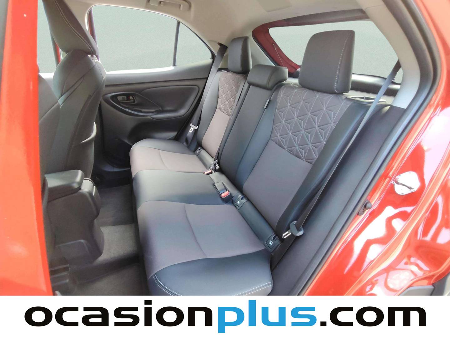 Foto asientos traseros Toyota Yaris Cross Toyota Yaris Cross 120H Style (116 CV)