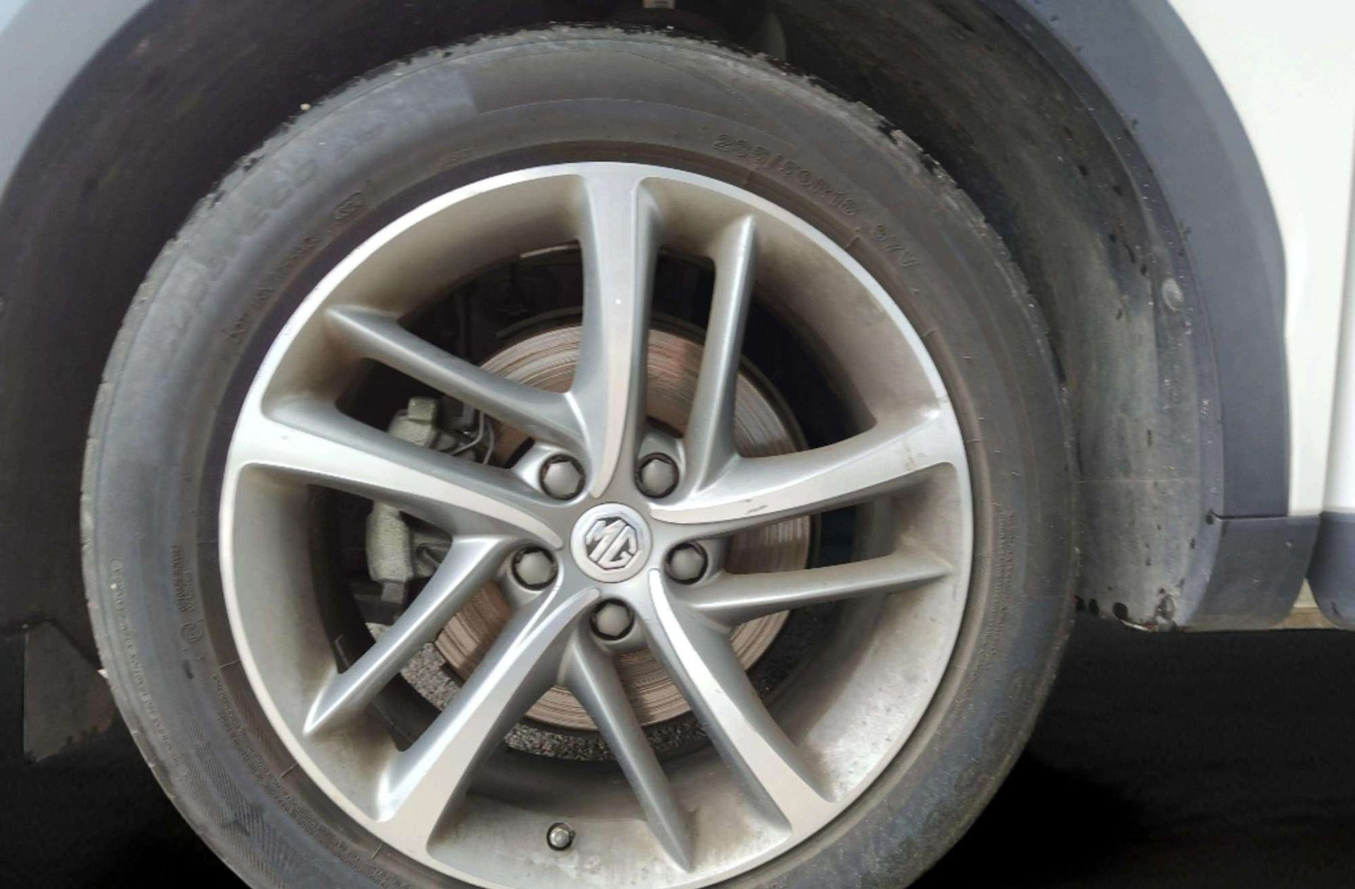 MG HS 1.5 Turbo GDI Luxury DCT - foto 37