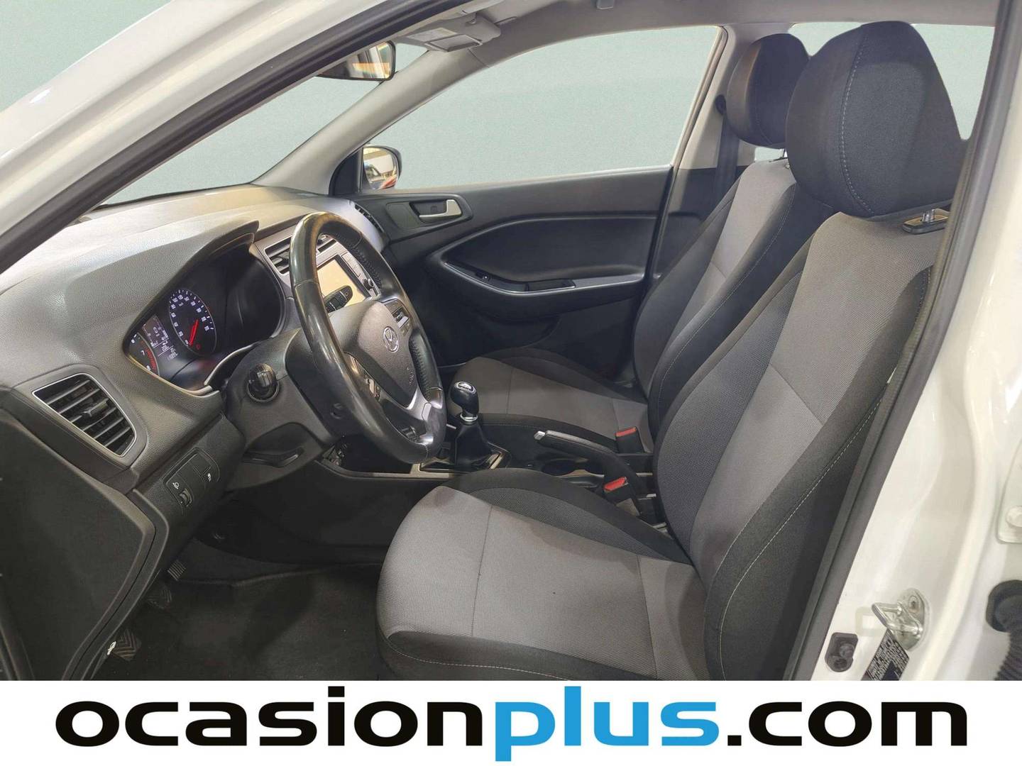 Foto asientos delanteros Hyundai i20 Hyundai i20 1.2 MPI Essence LE (75 CV)