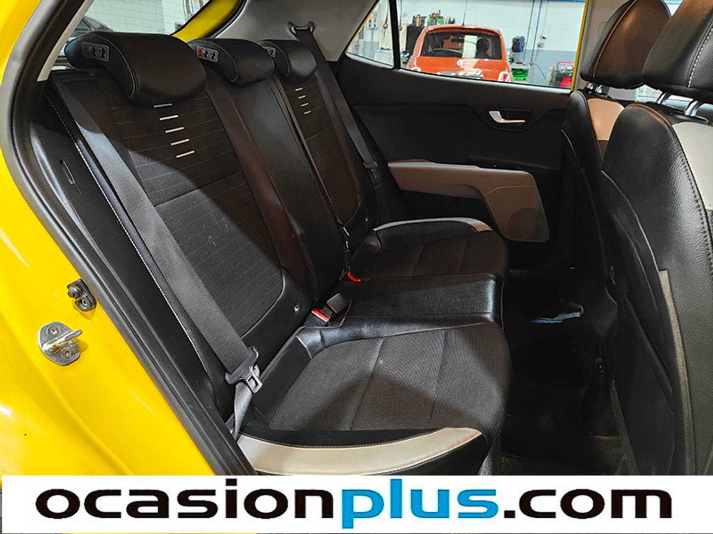 Foto KIA Stonic Kia Stonic 1.0 T-GDi Black Edition (120 CV)