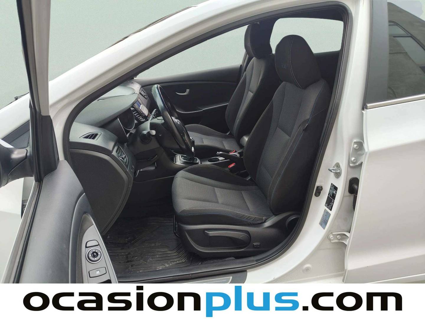 Foto asientos delanteros Hyundai i30 Hyundai i30 1.4 MPI BlueDrive Go! (100 CV)