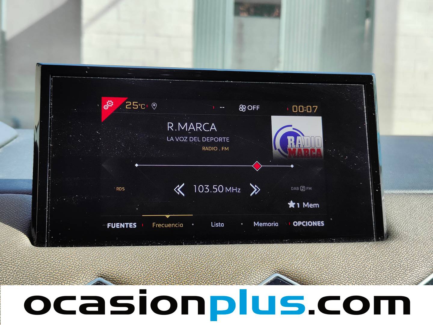 Foto DS DS 3 Crossback DS DS3 BlueHDi 130 So Chic Auto  (131 CV)