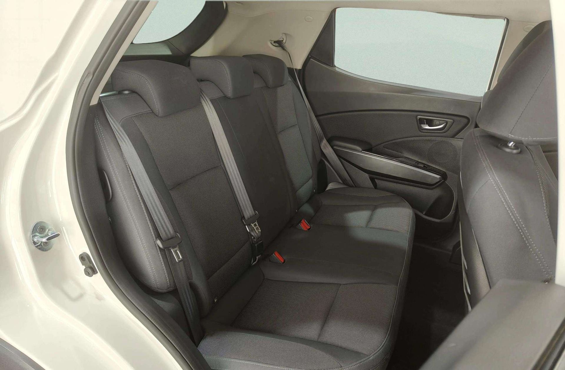 SsangYong Tivoli 1.2 G12T Urban - foto 15