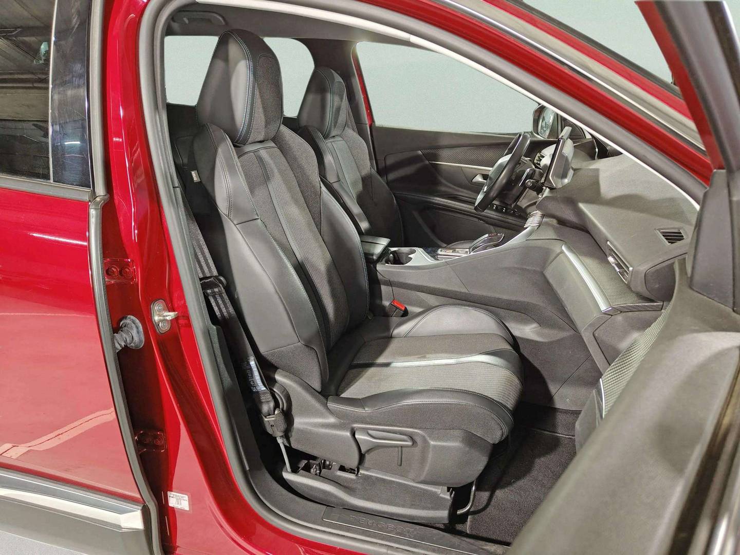 Peugeot 5008 Peugeot 5008 BlueHDi 130 S&S Allure EAT8 (130 CV) 7 Plazas al mejor precio