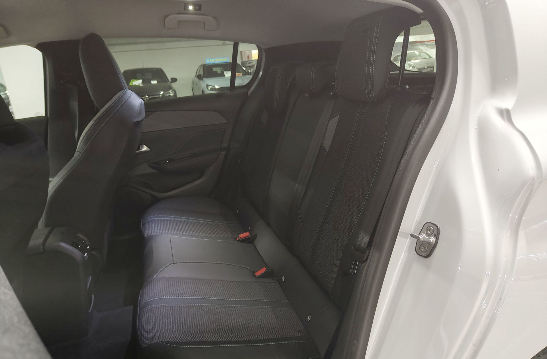 Peugeot 308 Allure Hybrid eDCS6 - foto 15