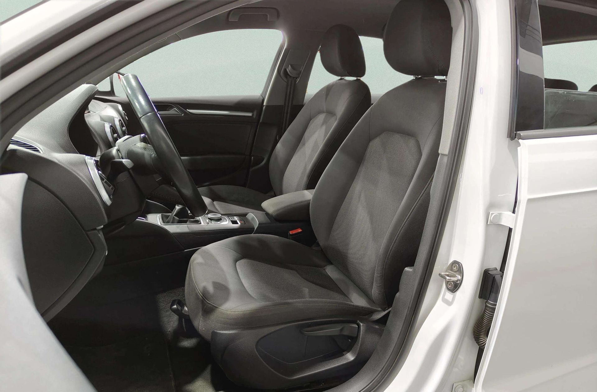 Audi A3 Sportback 30 TDI - foto 9