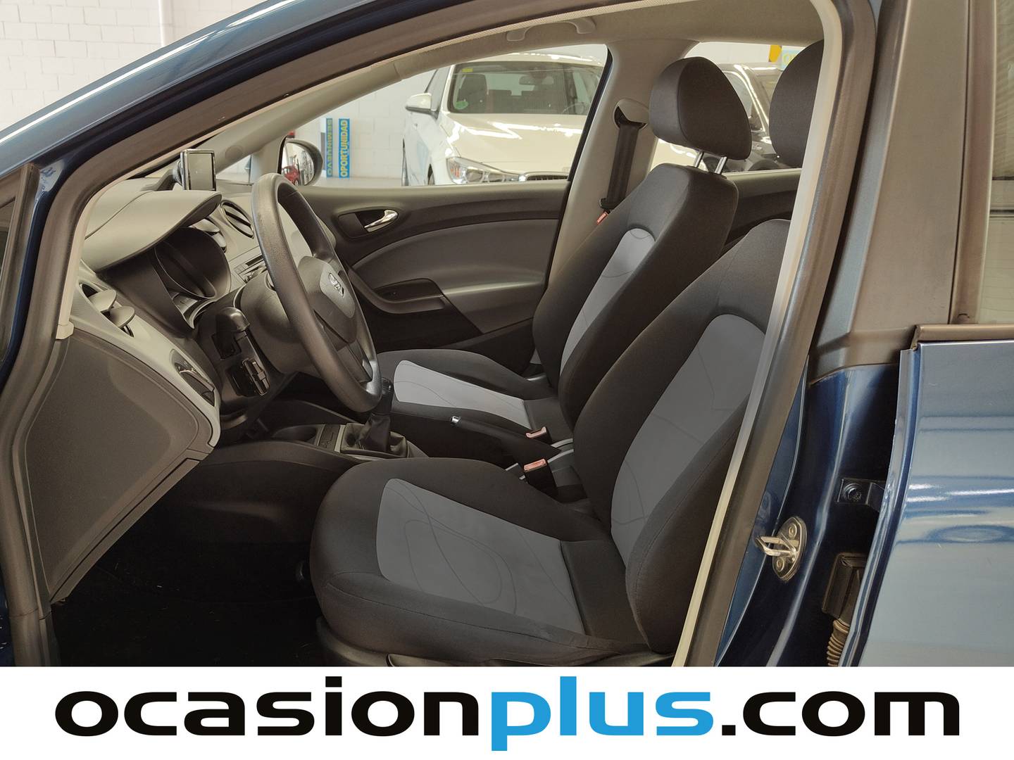 Foto asientos delanteros Seat Ibiza Seat Ibiza 1.6 TDI Reference (90 CV)