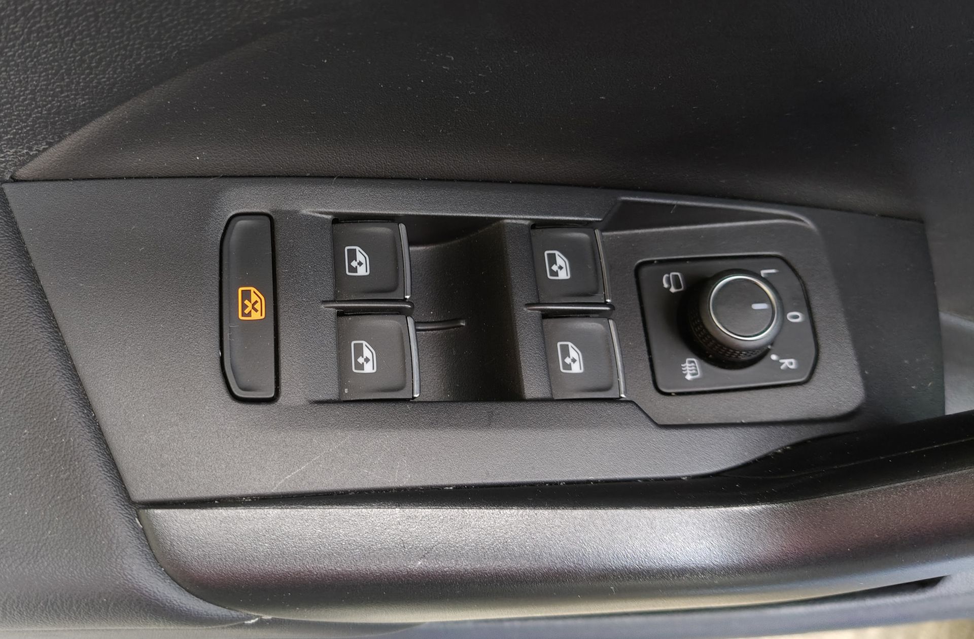 Volkswagen T-Cross R-Line 1.5 TSI DSG - foto 19