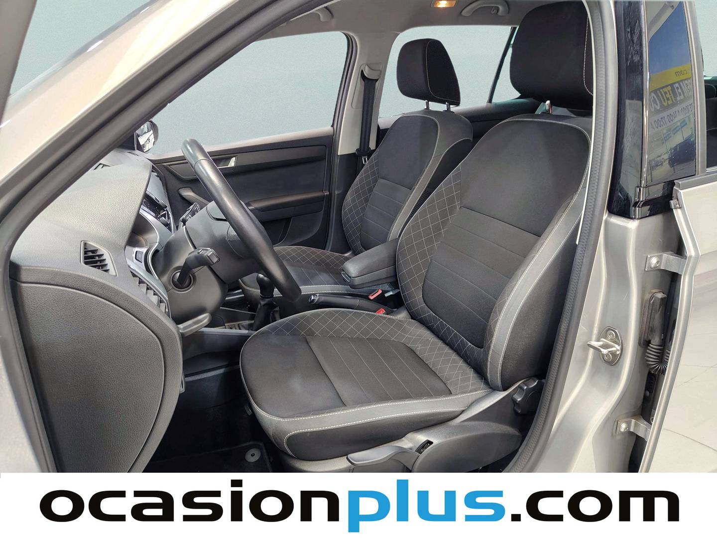 Foto asientos delanteros Skoda Fabia Skoda Fabia 1.0 TSI Like (95 CV)