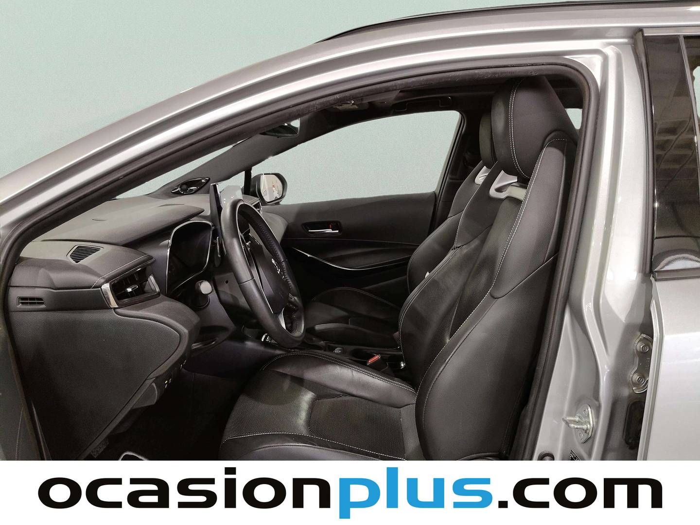 Foto asientos delanteros Toyota Corolla Toyota Corolla Touring Sport Style Edition (196 CV)