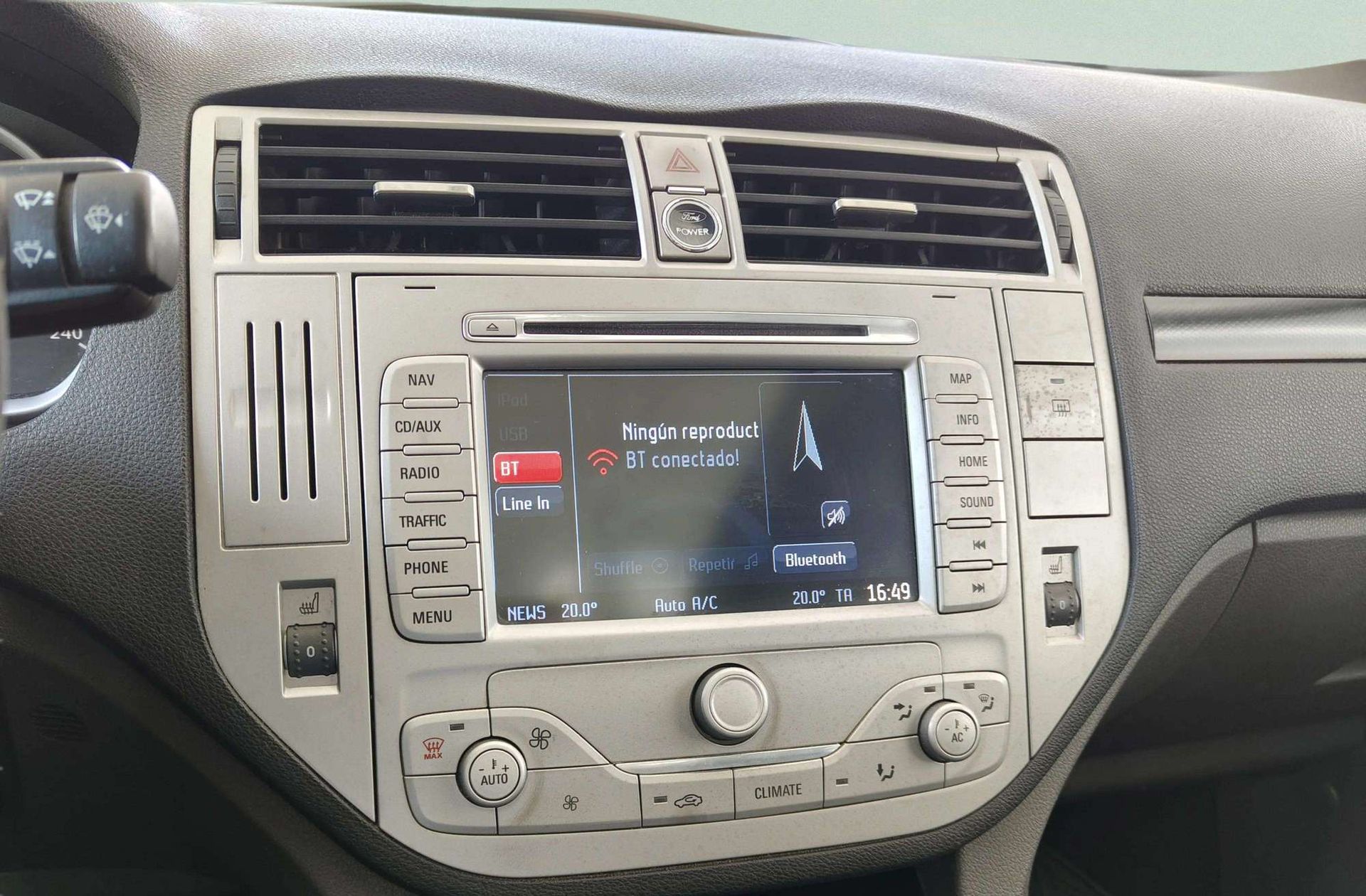 Ford Kuga 2.0 TDCi Titanium 4x4 Powershift - foto 33