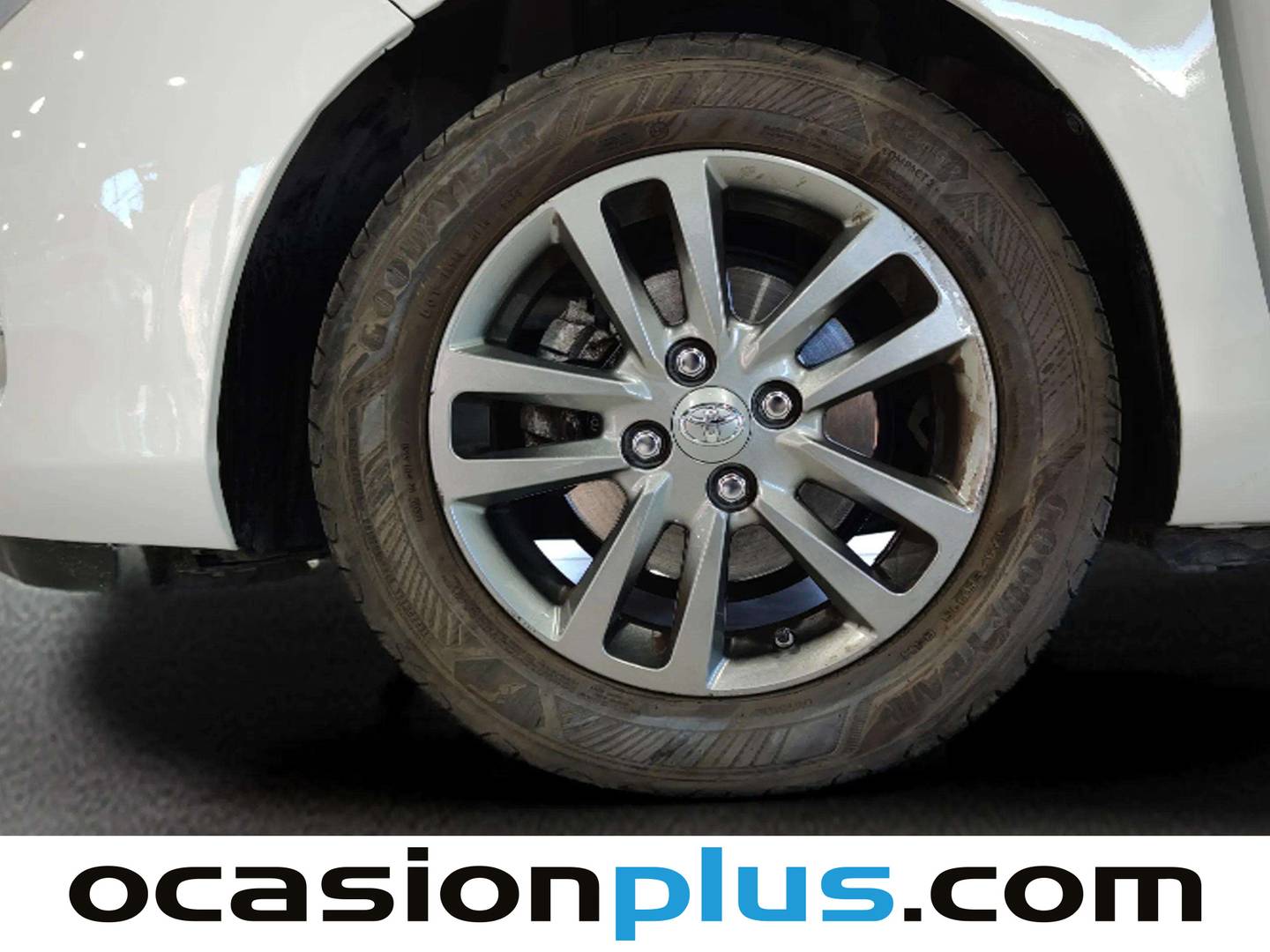 Equipamiento del Toyota Yaris Toyota Yaris 100 Active  (99 CV)