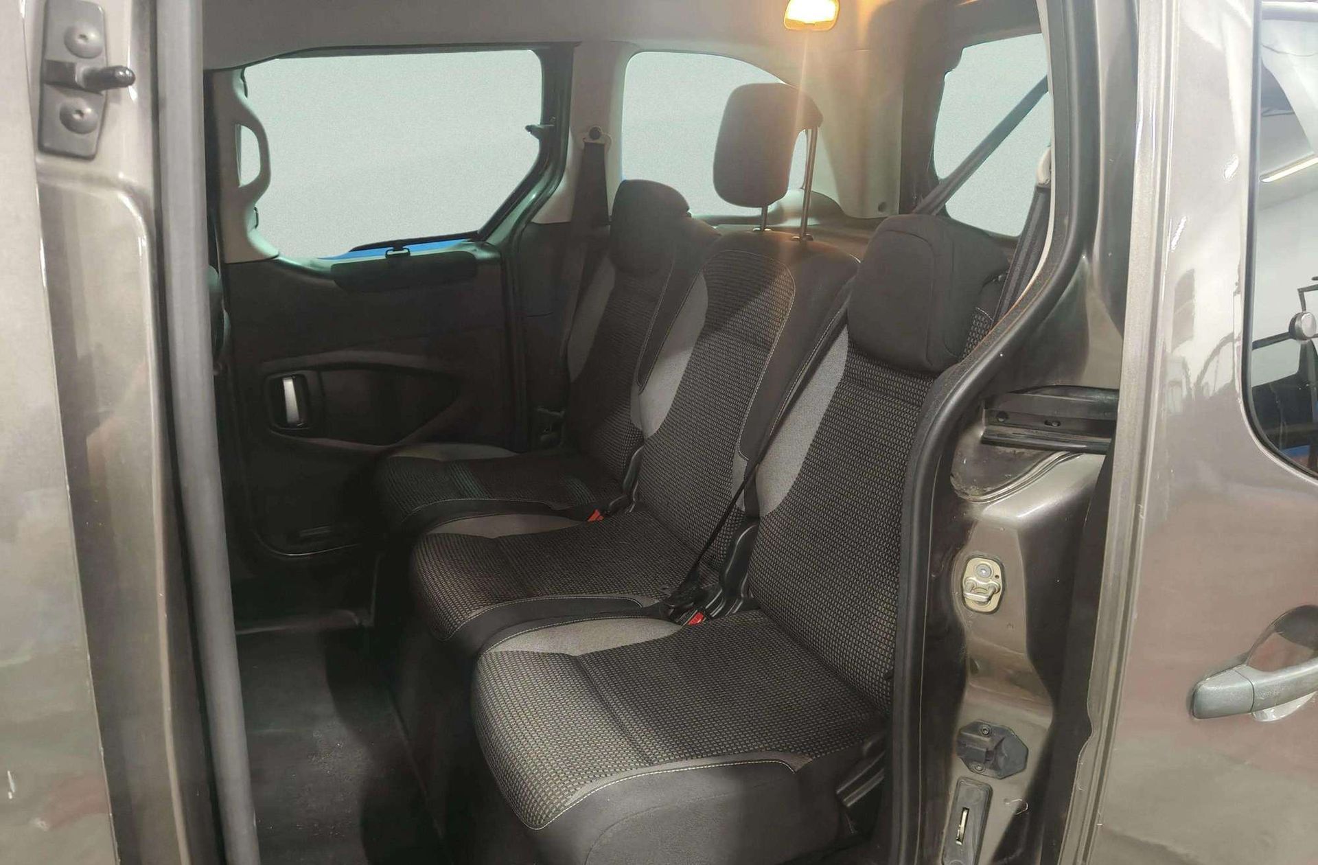 Peugeot Partner Tepee Combi 1.2 PureTech Outdoor - foto 12
