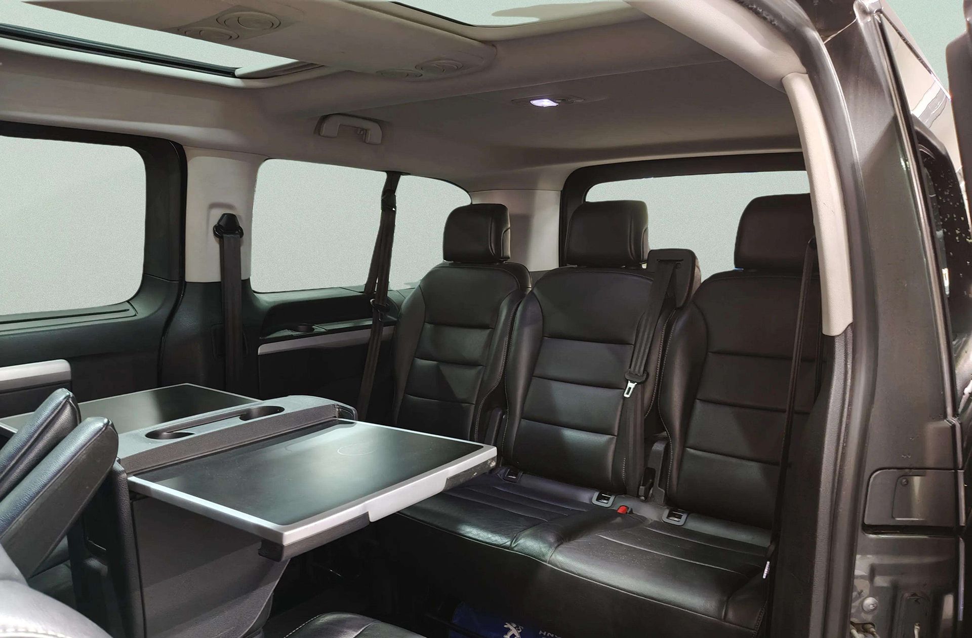 Peugeot Traveller Business VIP Long BlueHDi 7 plazas - foto 18