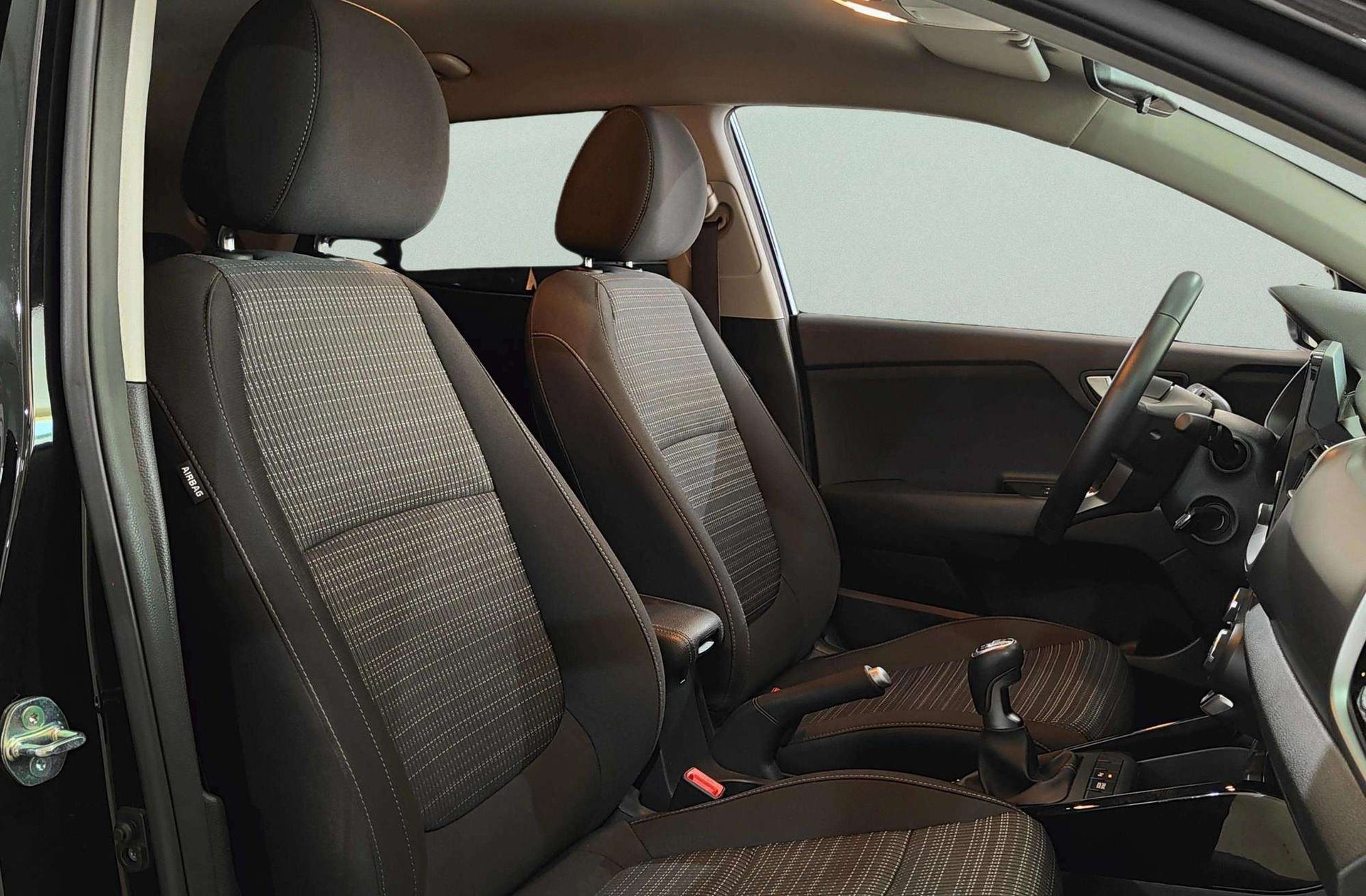 Kia Stonic 1.0 T-GDi MHEV Drive - foto 19