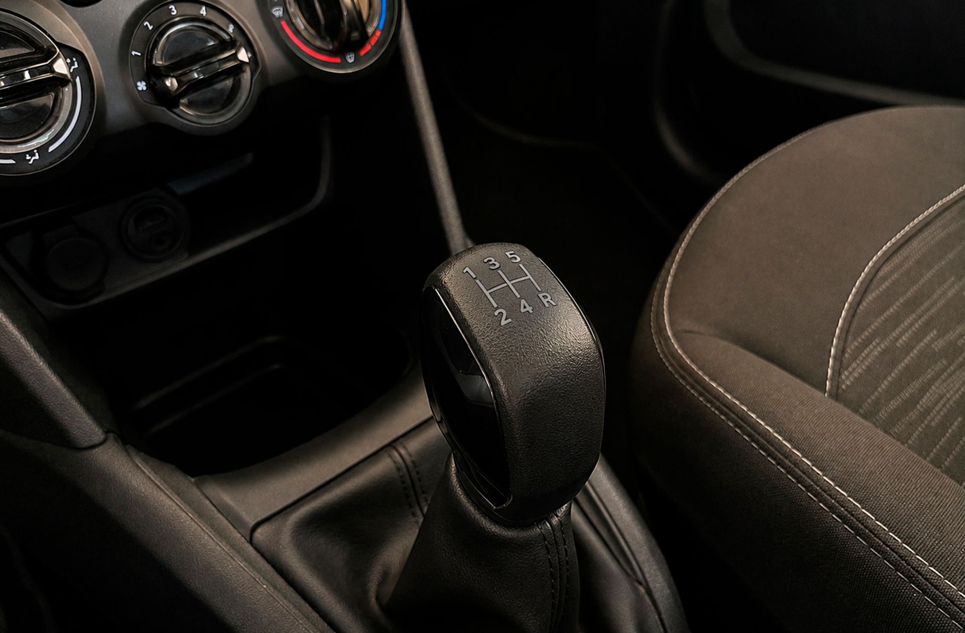 Peugeot 208 1.4 HDi Business Line - foto 5
