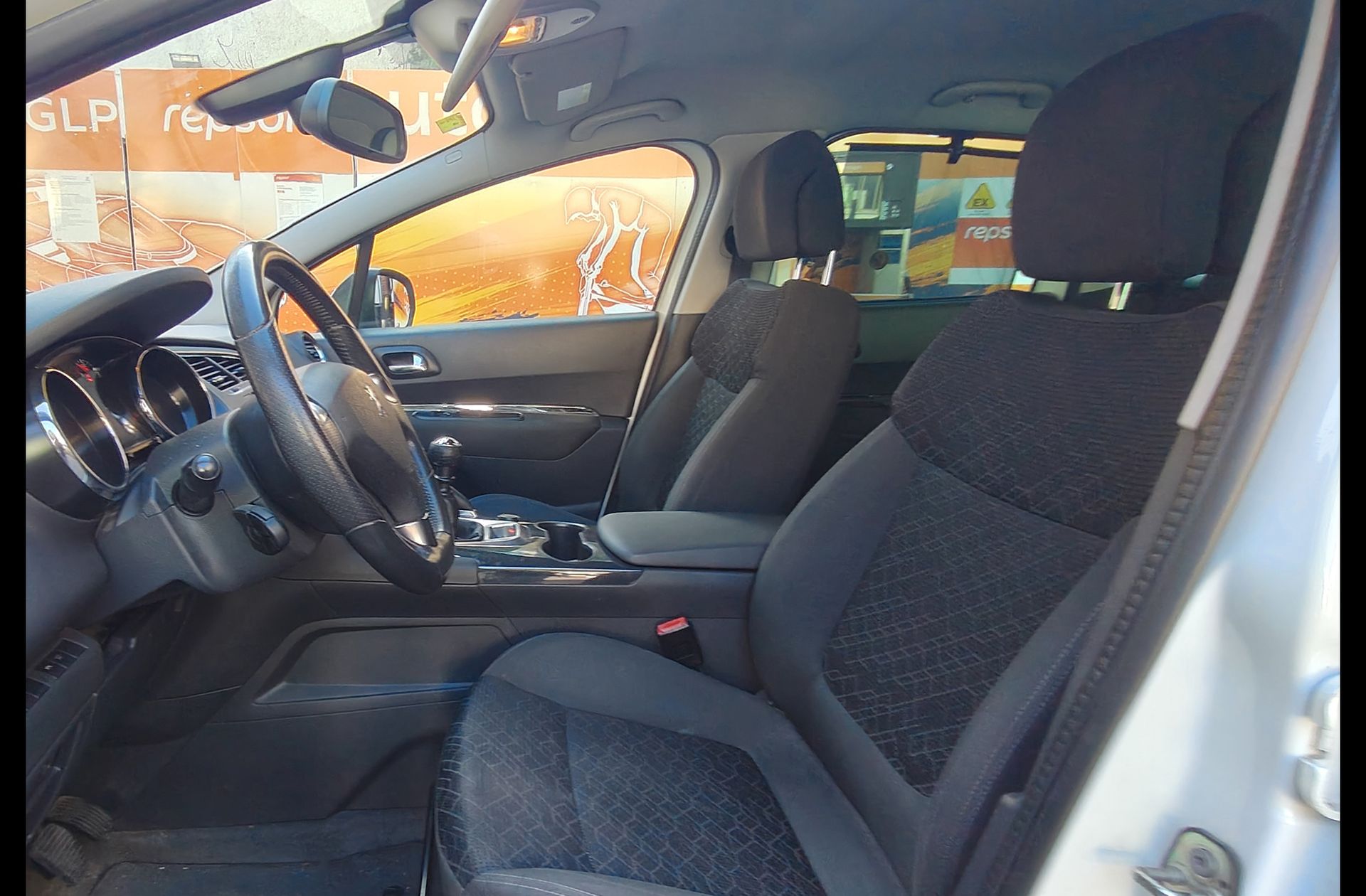 Peugeot 3008 1.2 PureTech Style - foto 8