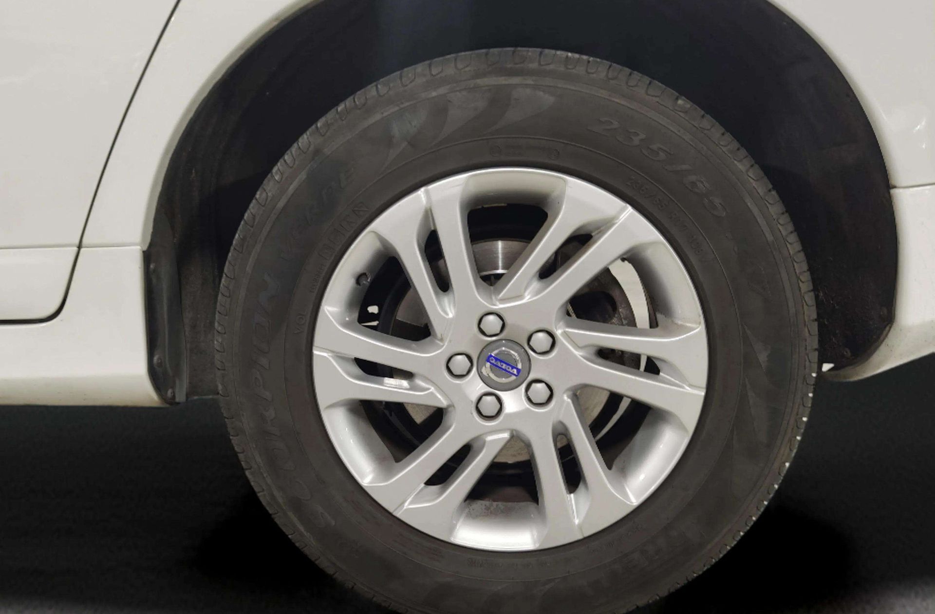 Volvo XC60 D4 Momentum - foto 35
