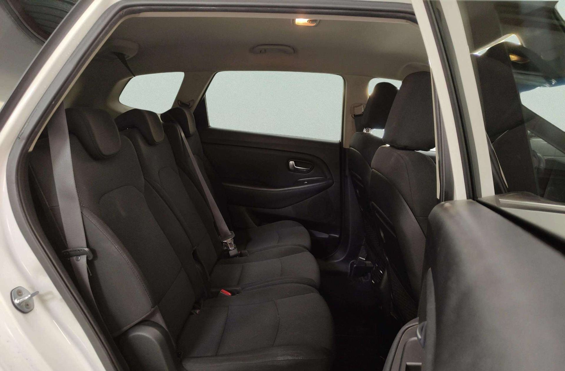 Kia Carens 1.6 GDi Uefa Euro 2016 Eco-Dynamics - foto 17