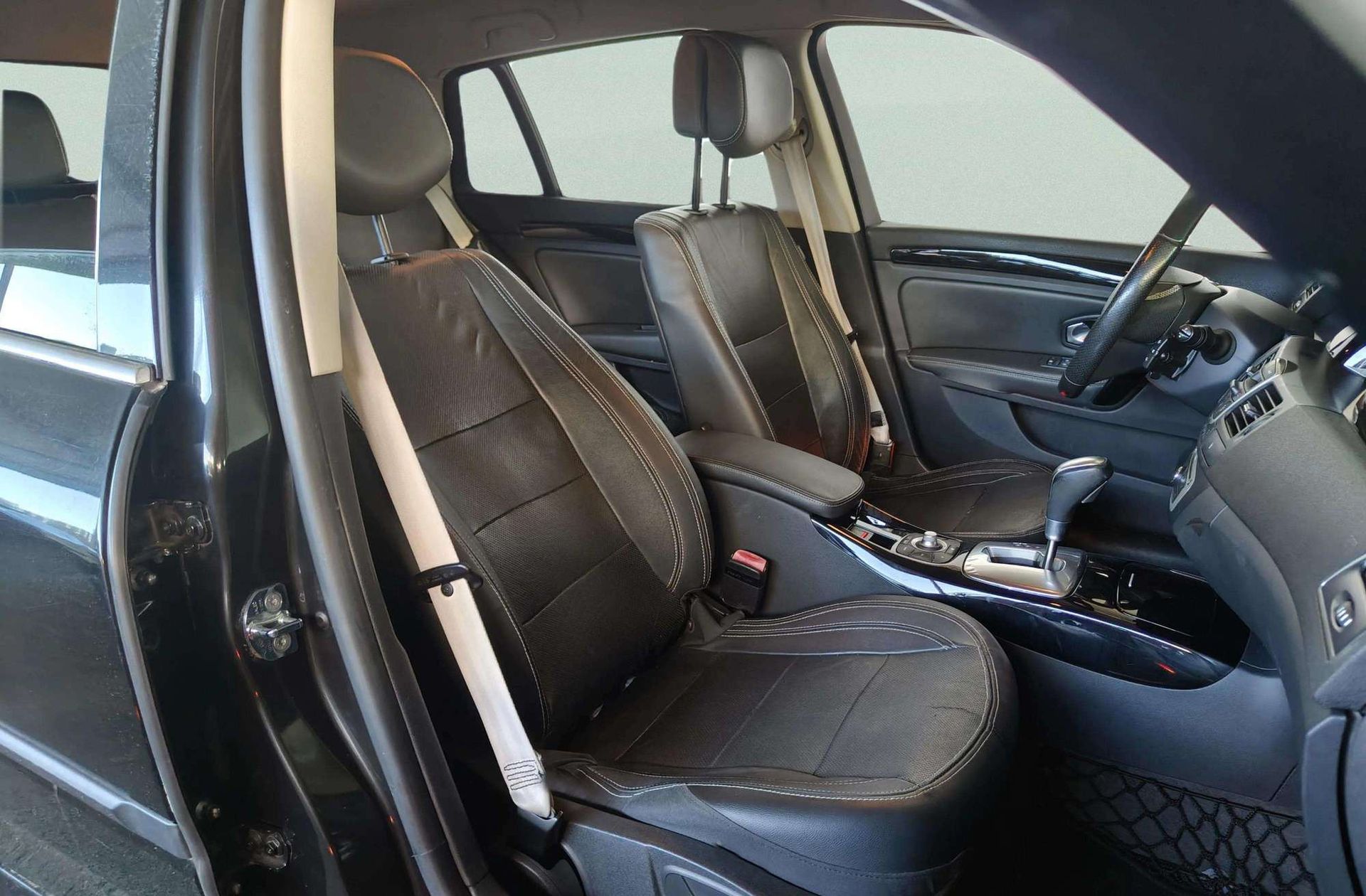 Renault Laguna Grand Tour dCi 175 Bose Edition - foto 18