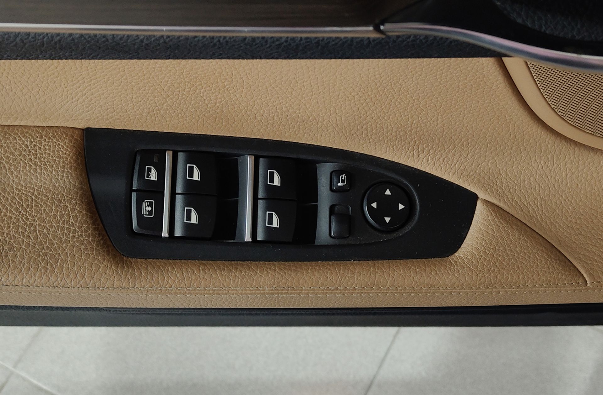 BMW Serie 7 750Li - foto 36