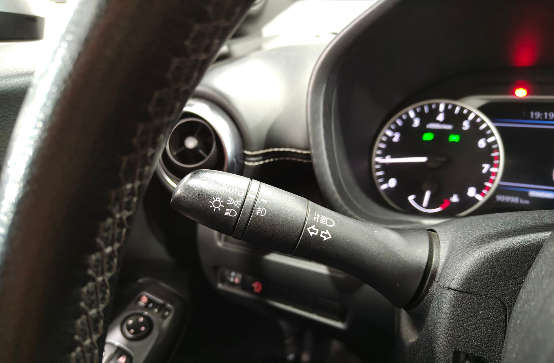 Nissan Juke DIG-T Tekna - foto 26