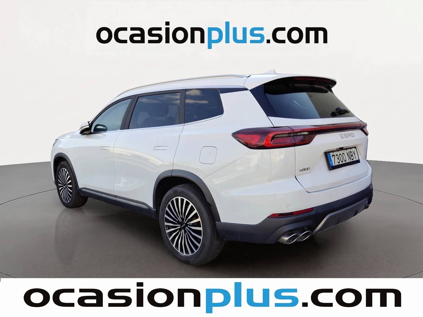Foto trasera EBRO S800 EBRO S800 1.6 TGDI Luxury DCT (147 CV) 7 Plazas derecha