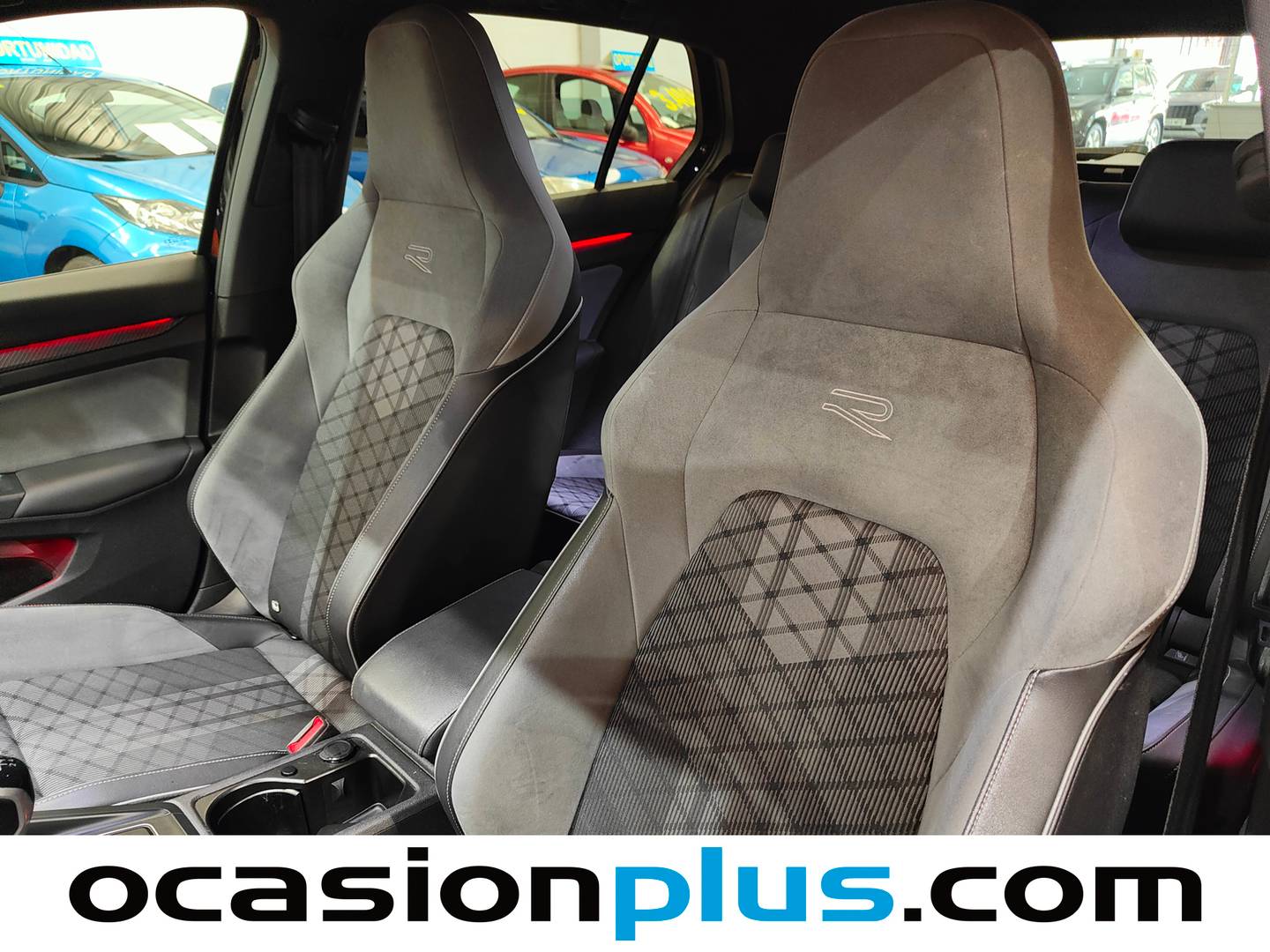 Extras y acabados del Volkswagen Golf Volkswagen Golf R-Line 1.5 TSI (130 CV)