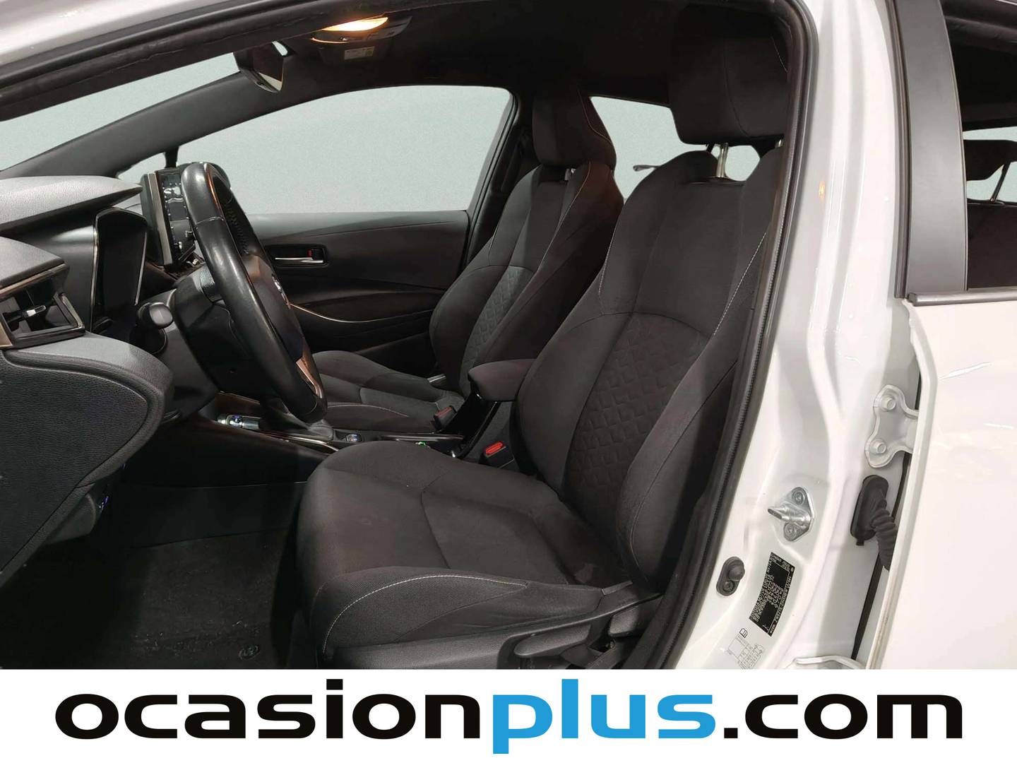 Foto asientos delanteros Toyota Corolla Toyota Corolla 1.8 125 Híbrido Active Tech E-CVT (122 CV)