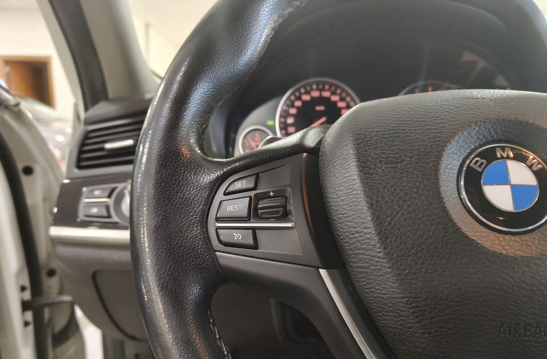BMW X4 xDrive20d - foto 24