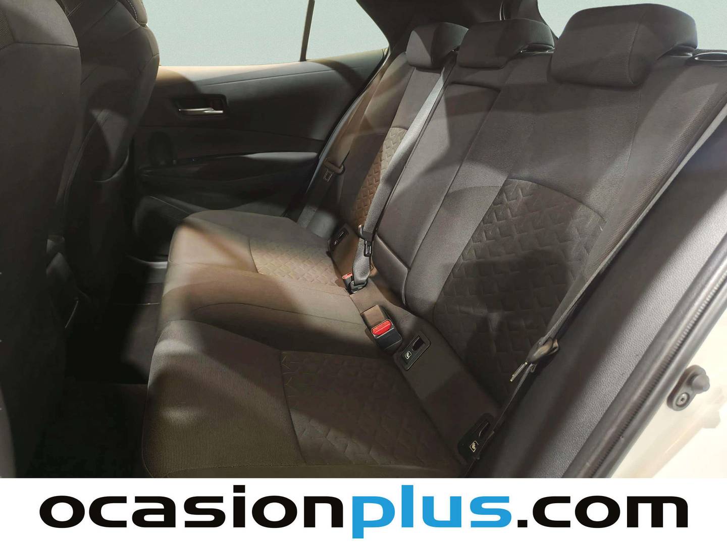 Foto asientos traseros Toyota Corolla Toyota Corolla 1.8 125 Híbrido Active Tech E-CVT (122 CV)