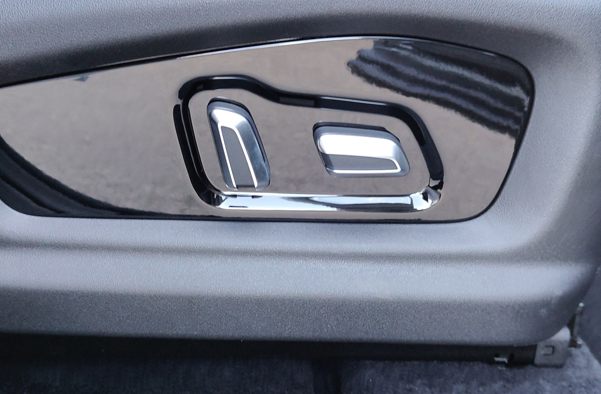 Jaecoo 7 1.5 T-GDi PHEV +1DHT Select FWD - foto 24