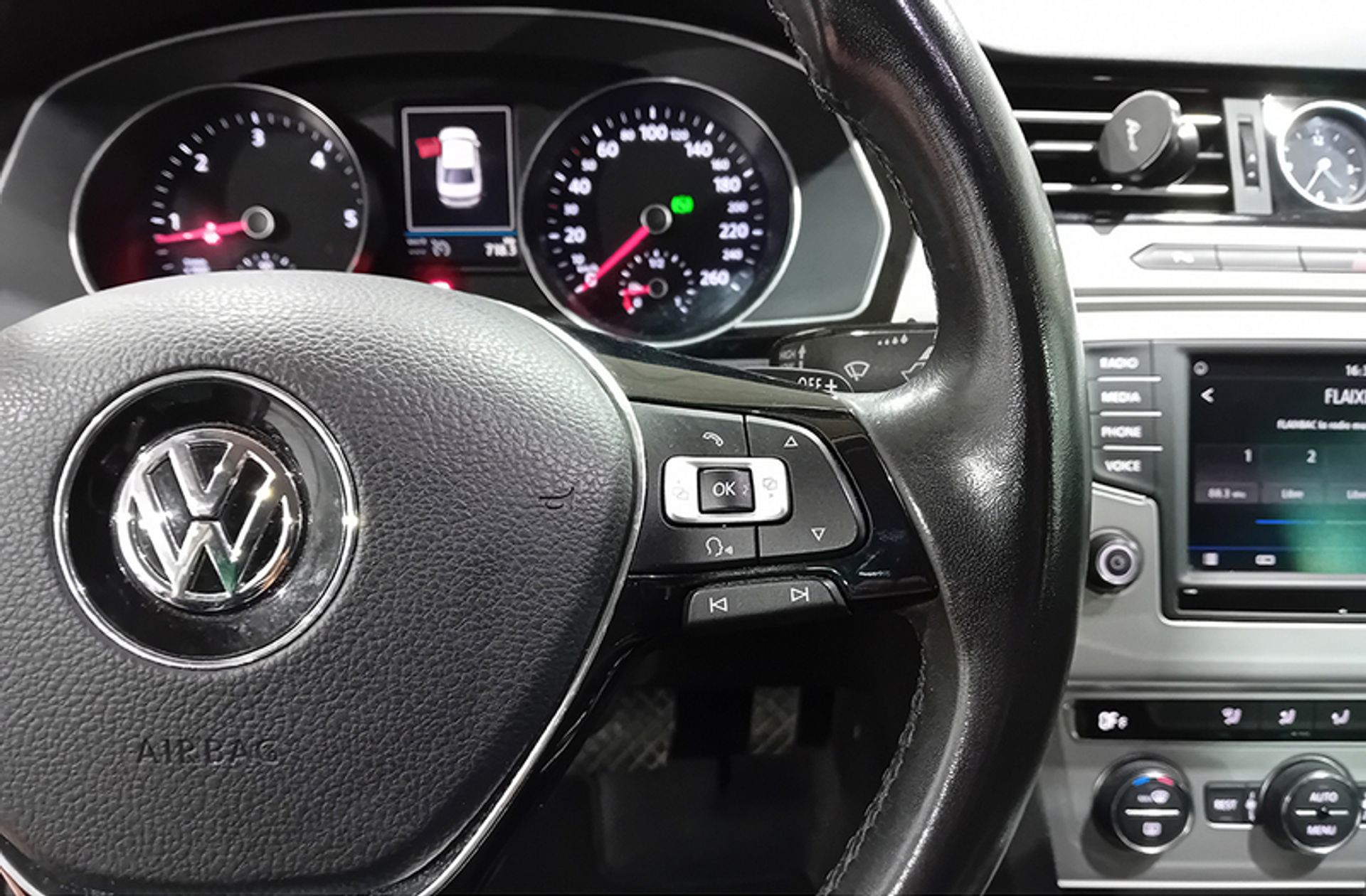 Volkswagen Passat Advance 2.0 TDI BMT DSG - foto 26
