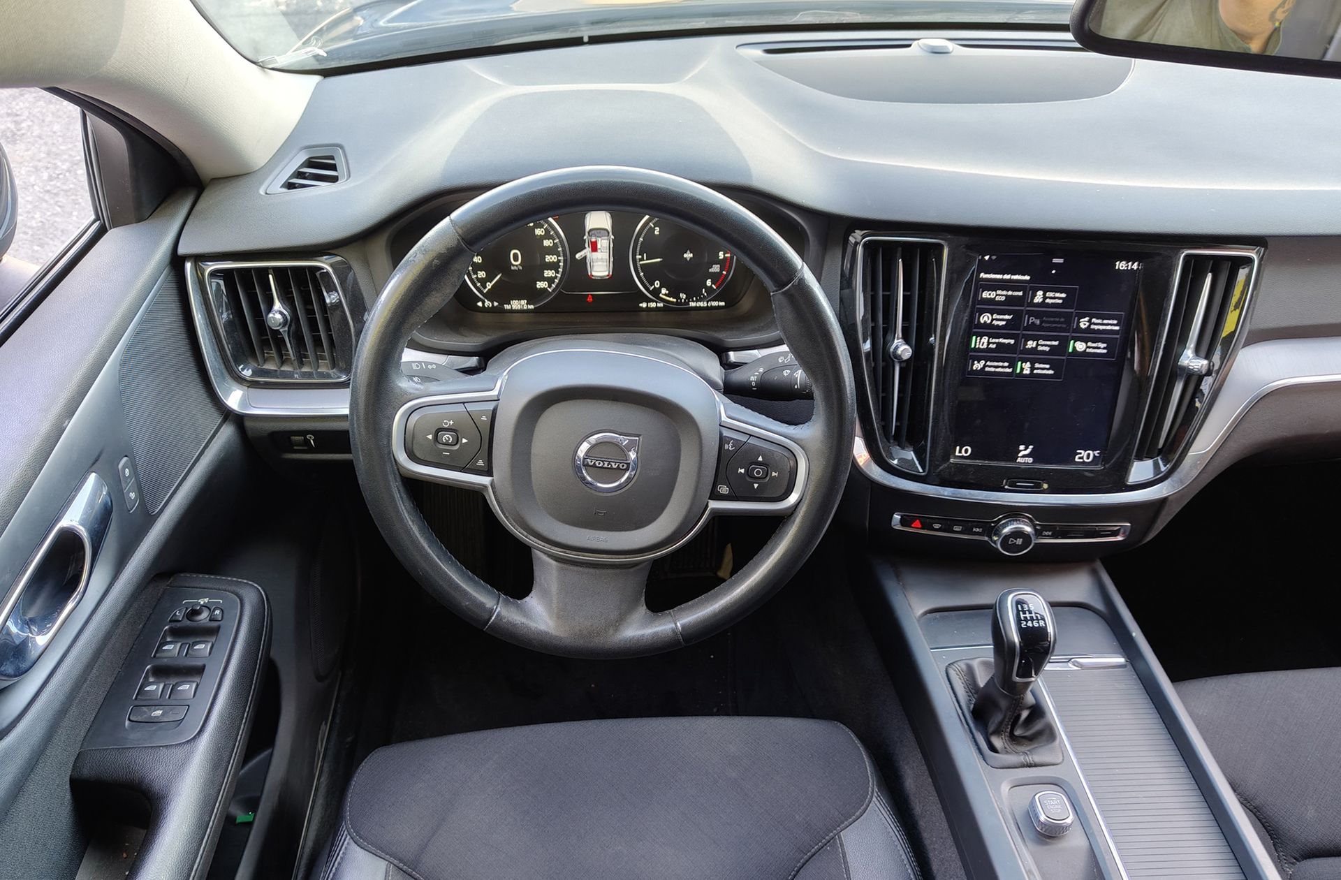 Volvo V60 D4 Momentum - foto 26