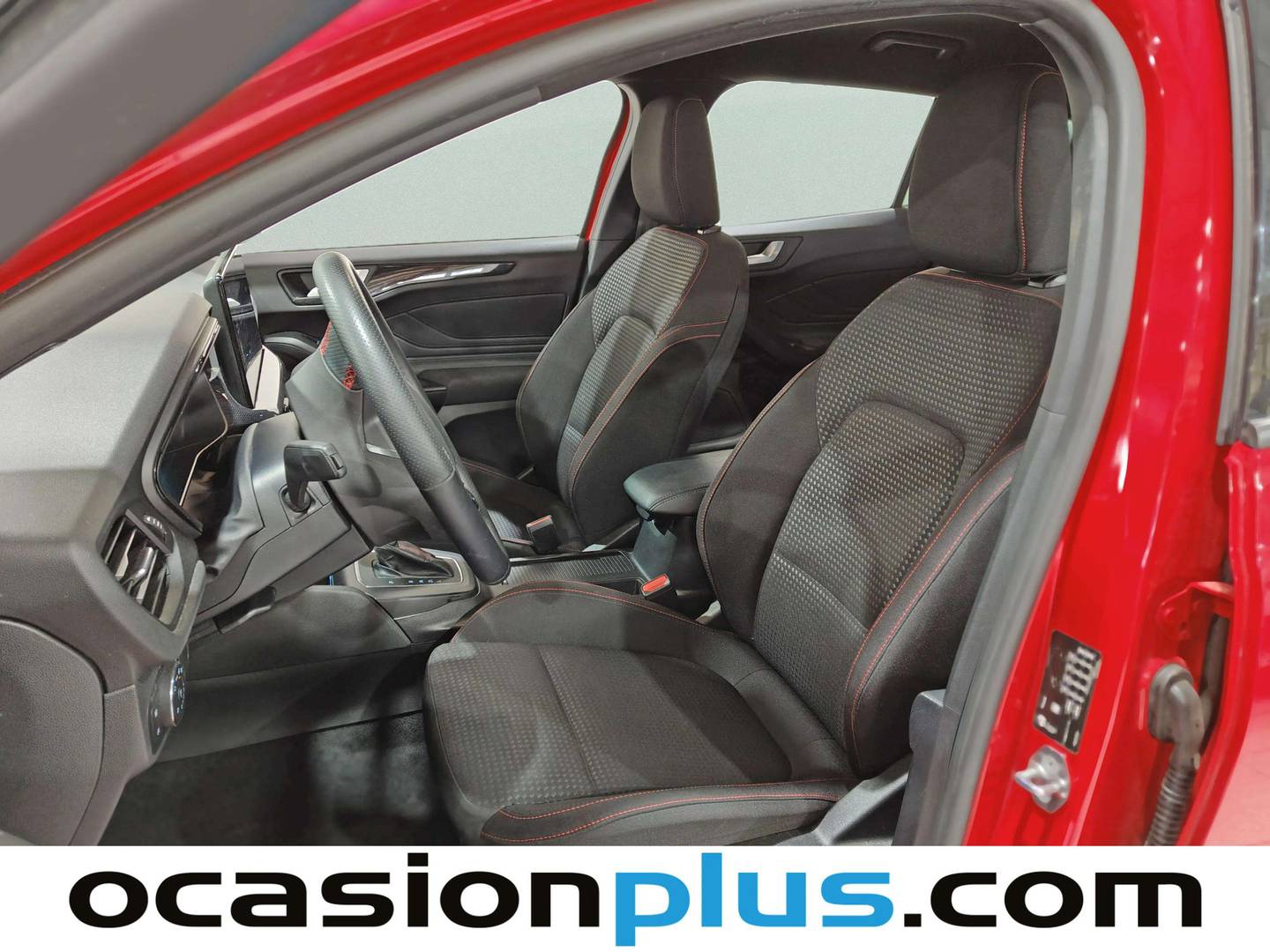 Foto asientos delanteros Ford Focus Ford Focus SportBreak 1.0 Ecoboost MHEV ST-Line Auto (155 CV)