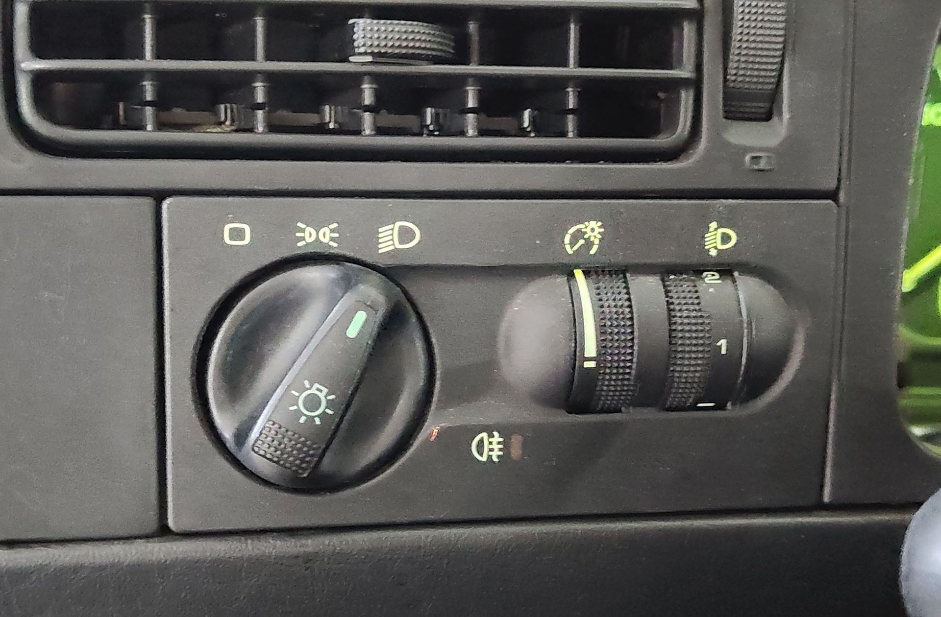 Volkswagen Golf 1.6 S - foto 19