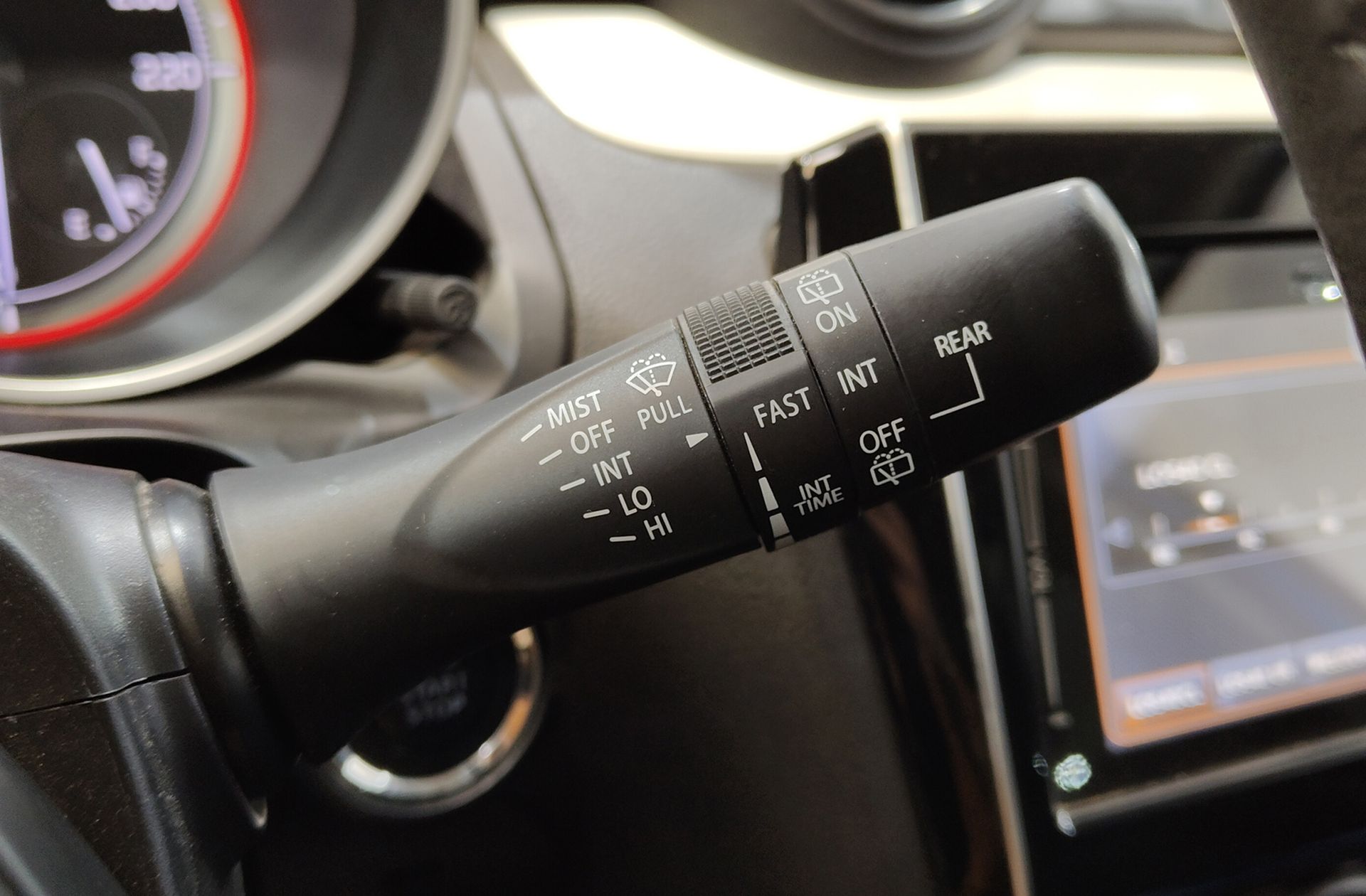 Suzuki Swift 1.2 GLX Mild Hybrid - foto 31