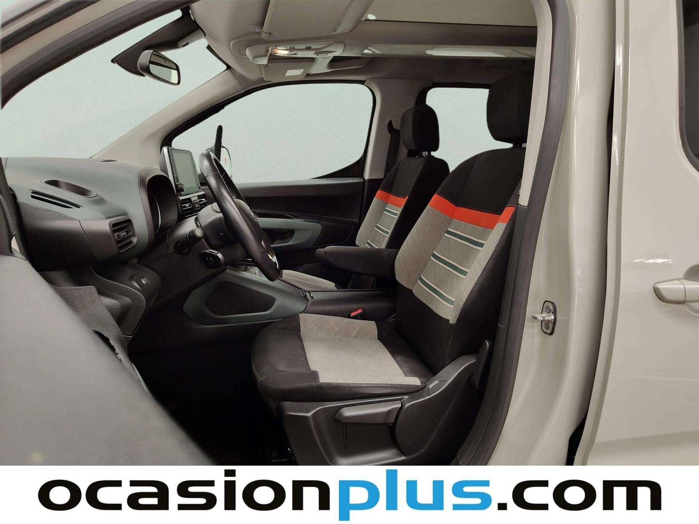 Foto asientos delanteros Citroën Berlingo Citroën Berlingo BlueHDi 100 S&S Talla M Shine (102 CV)