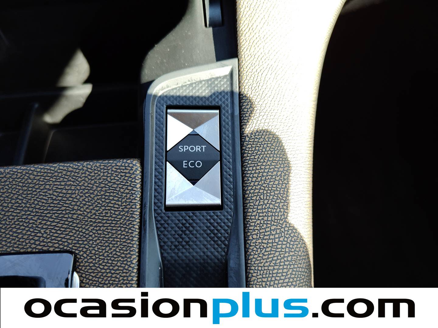 DS DS 7 Crossback DS DS7 Crossback BlueHDi 130 DE Bastille + AT (130 CV) automático