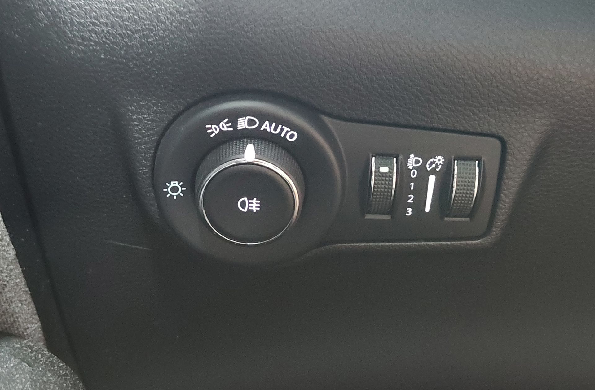 Jeep Compass 1.6 MultiJet Longitude 4x2 - foto 22