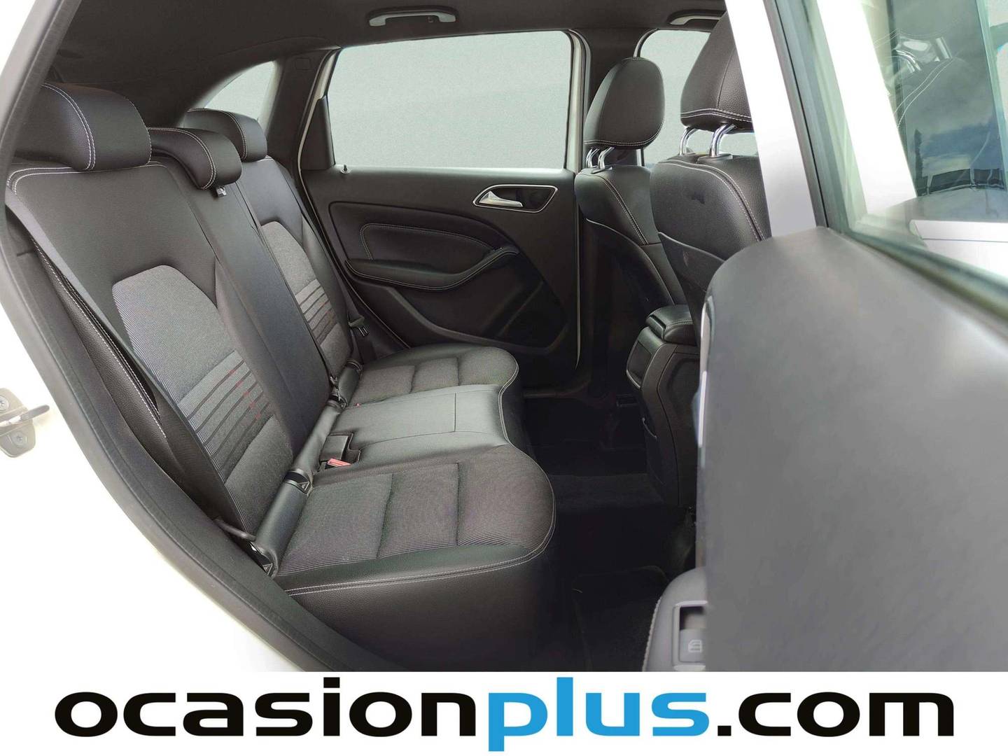 Foto asientos traseros Mercedes Clase B Mercedes Clase B 200 d (136 CV)