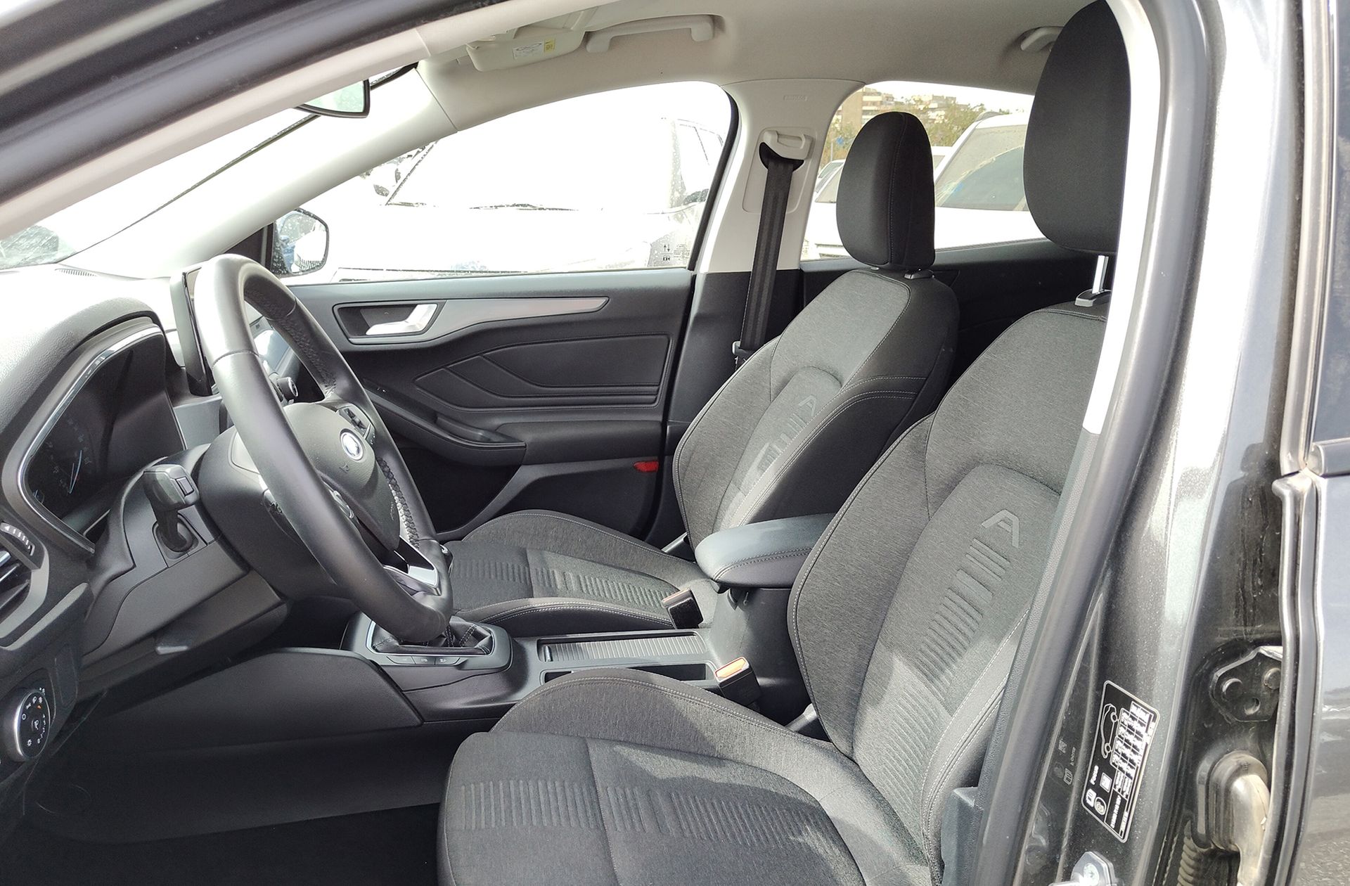 Ford Focus 1.0 EcoBoost Active - foto 10