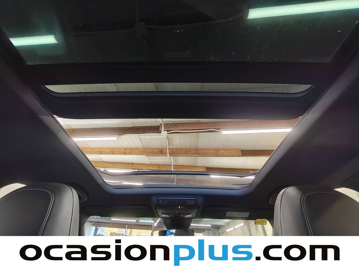 Foto Skoda Superb Skoda Superb Combi 2.0 TSI Sportline 4x4 DSG (272 CV)