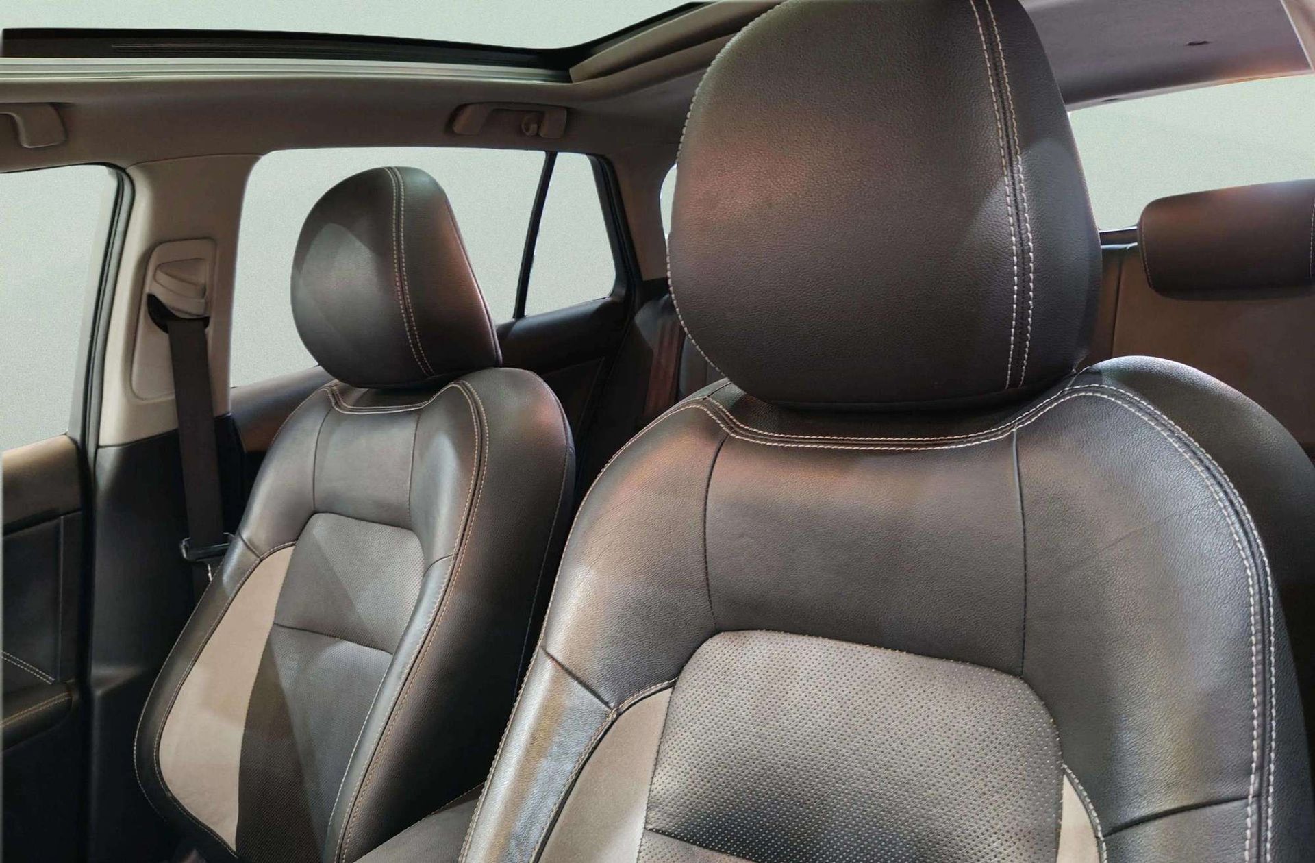 Toyota Avensis 150D Touring Sports Executive TS - foto 8