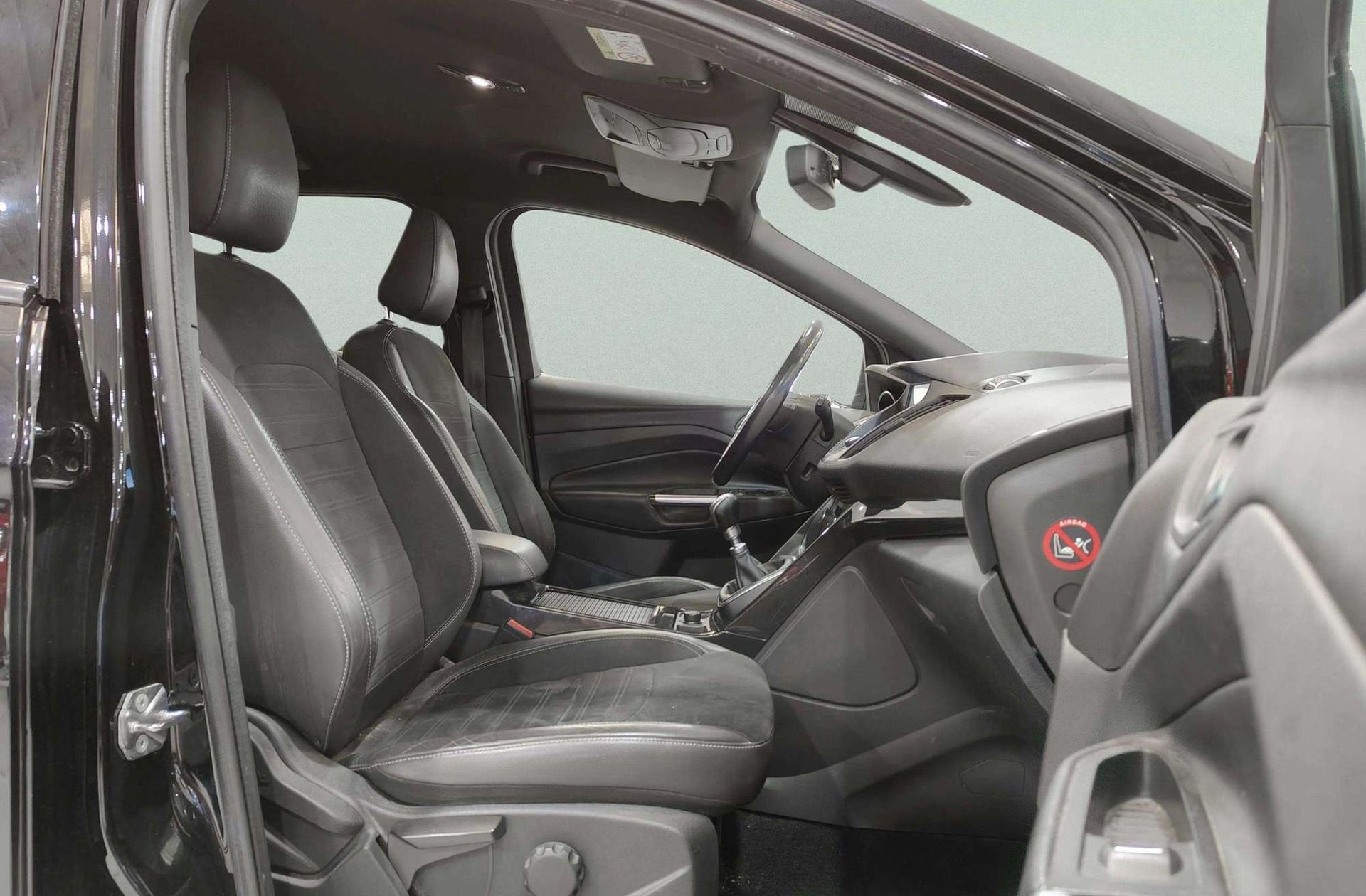 Ford Kuga 1.5 EcoBoost ST-Line 4x2 - foto 23