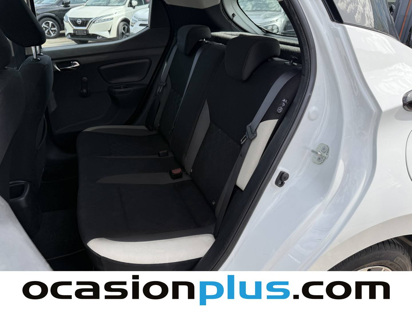 Foto asientos traseros Nissan Micra Nissan Micra 1.0 G Acenta (71 CV)
