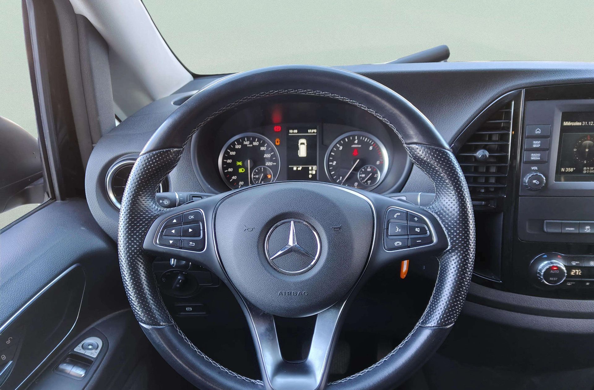 Mercedes-Benz Vito Combi 114 CDI Tourer Select Larga - foto 22